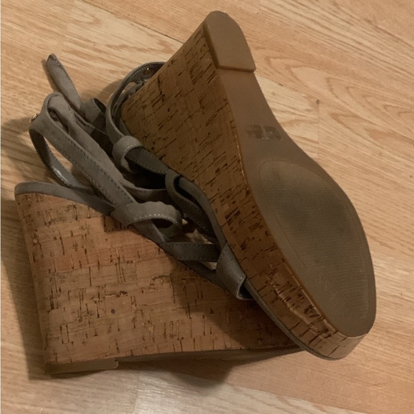 Guess Treacy Lace Up Cork Wedges size 7 1/2 in gray - Picture 3 of 4